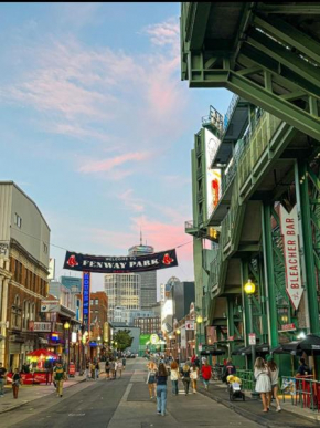 Fancy 2BR 2BA Condo Fenway Boston